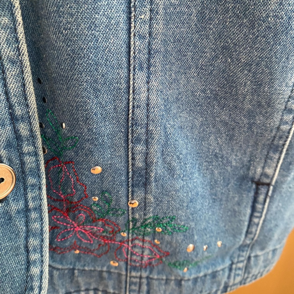 Basic Editions Floral Embroidered Cotton Button Up Denim Jacket Women's Large - Picture 4 of 13